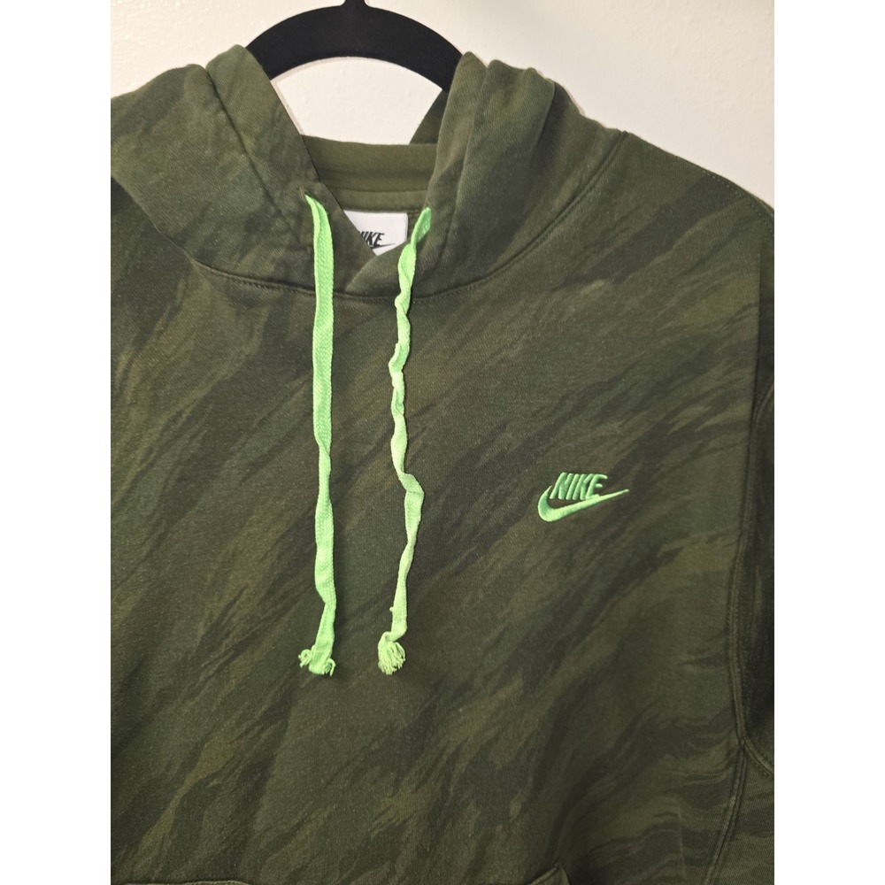 Nike Men's Hoodie Medium‎ Green Camo Sweatshirt DD5126-326 Pullover Swoosh Neon - Picture 3 of 8